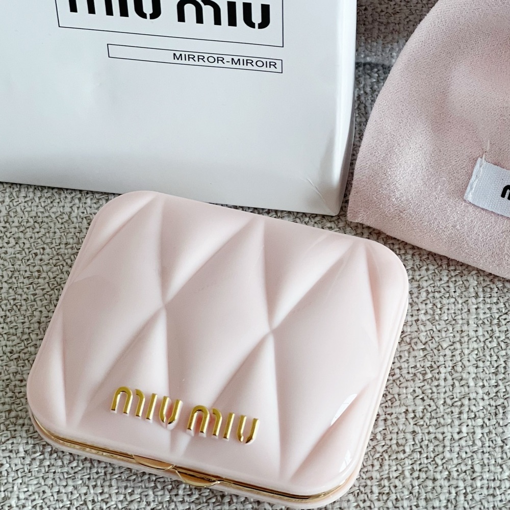 Miu Miu Macaron Pink Mirror - Picture 2 of 4